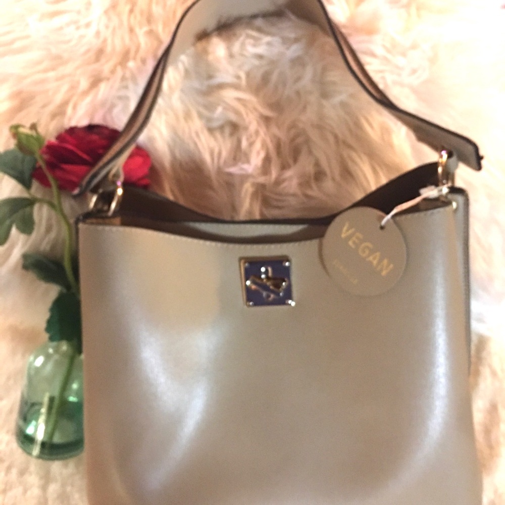 Taupe VeGan handbag.
